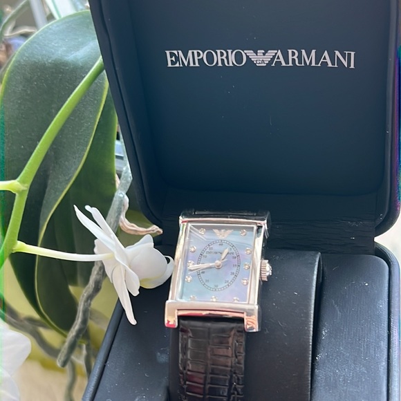 Emporio Armani watch with jewels - Picture 2 of 7